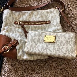 Michael Kors crossbody purse and wallet set